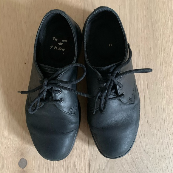 Doc Marten’s Cavendish Black Shoes - Sz 6 - Picture 3 of 9